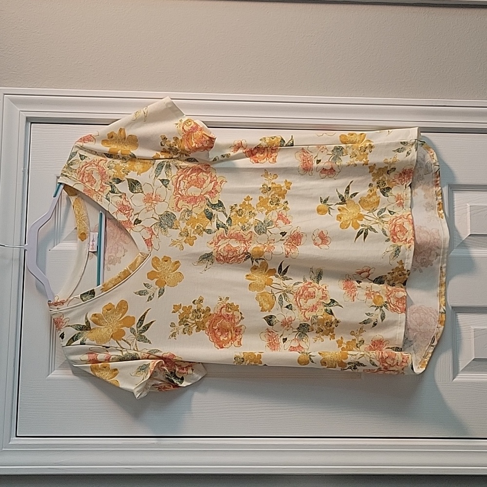 Lularoe Christy T, size L